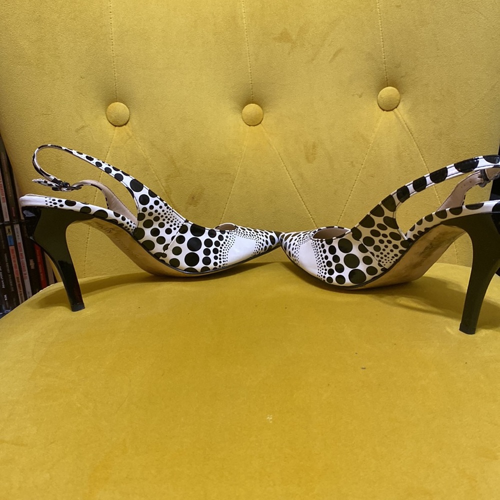 FINAL Listing! J. Renee’ Unique Heel & Unique Polka Dot Pattern Slingback.